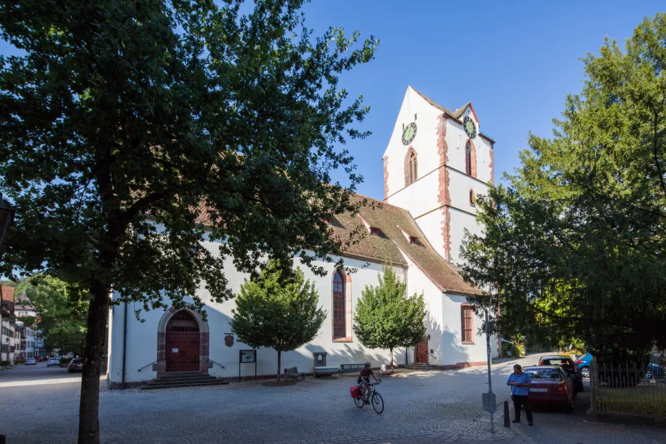 Kirche St. Michael mit Brunnen Schopfheim