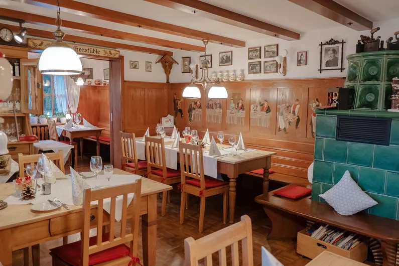 Hotel - Restaurant Peterle Kachelofenstube