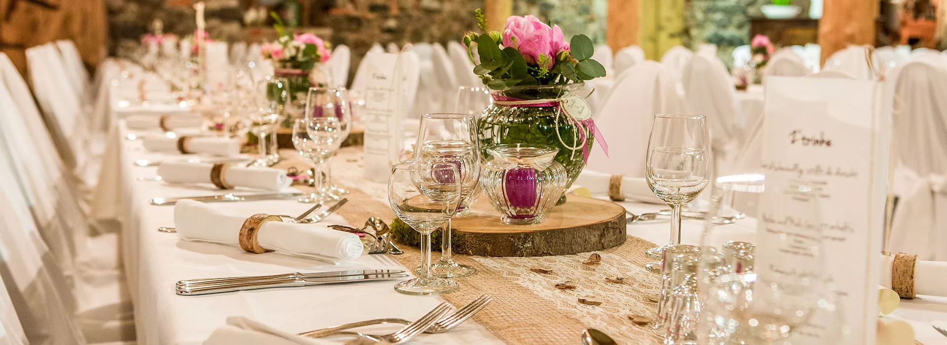 festlich geschmückter Q-Stall