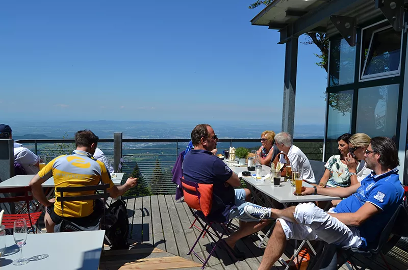 Blick von der Panoramaterrasse des Bergrestaurants Schauinsland