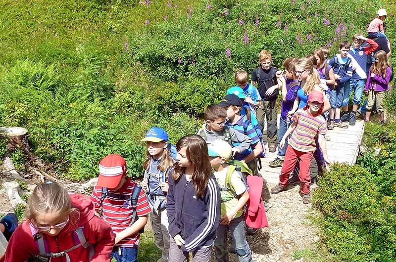 Ranger-Anwärter auf Naturschutzwanderung