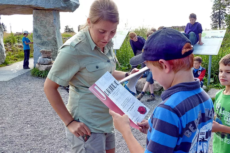 Junior-Ranger Urkunde und Abzeichen