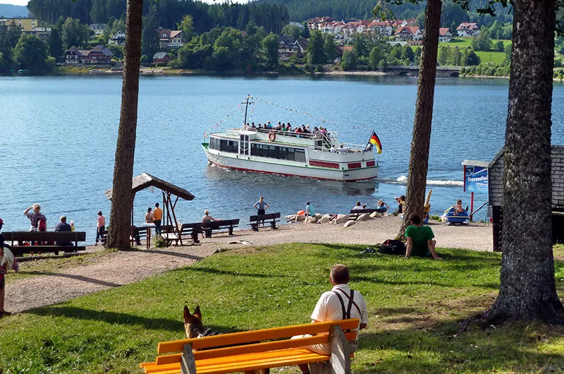 Mit Blasmusik über den Schluchsee