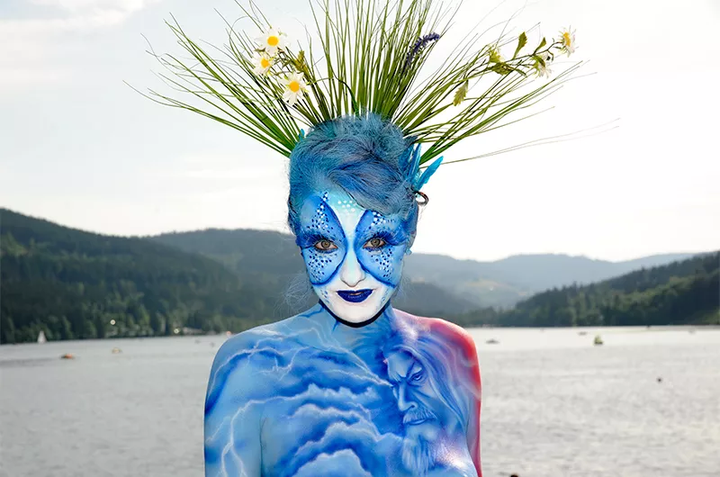 Bodypainting Festival Seenachtsfest Titisee - Nacht in Weiß