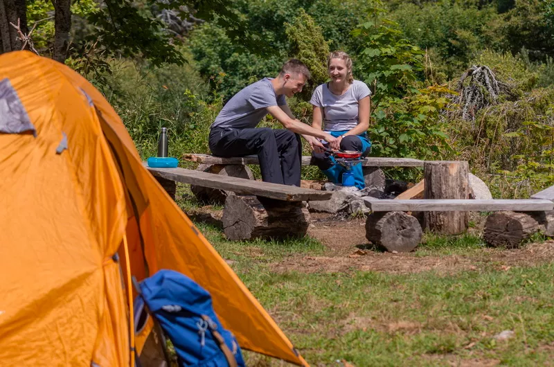 Naturerlebnis und schlafen in One-Night-Camps