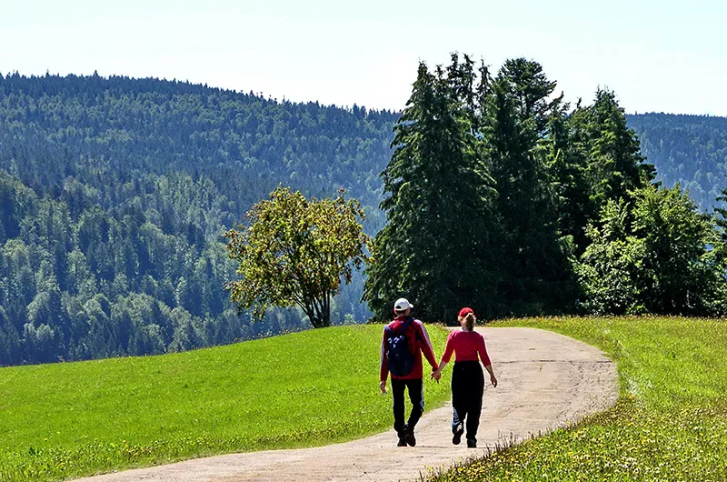 Wanderer auf dem Lebküchlerweg Todtmoos