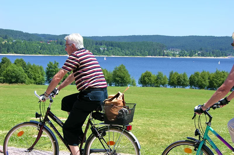 Radfahrer am Schluchsee Radtour Schluchsee-Urseetal