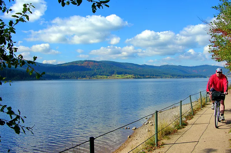 Radfahrer am Schluchsee Radtour Schluchsee-Urseetal